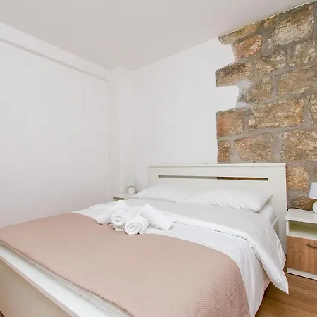 Stone Paradise 1 דירה